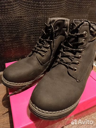 Ботинки женские 37 размер новые, большемерят