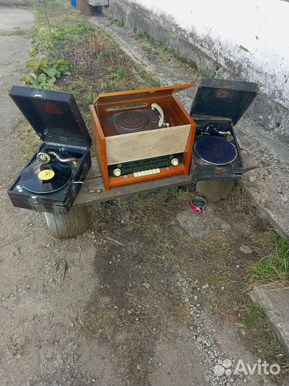Радиола Муромец и патефон Коломенский