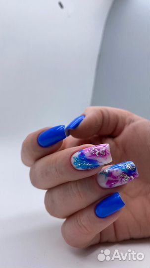 Модель на маникюр