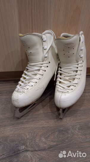 Фигурные коньки edea 235