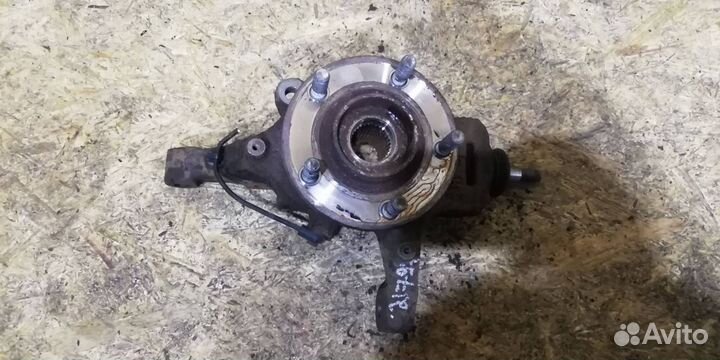 Ступица передняя правая Chrysler Sebring 3 2009