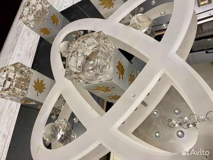 Светильник потолочный с пультом