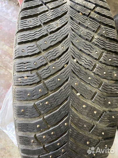 Michelin X-Ice North 4 235/45 R18 98T