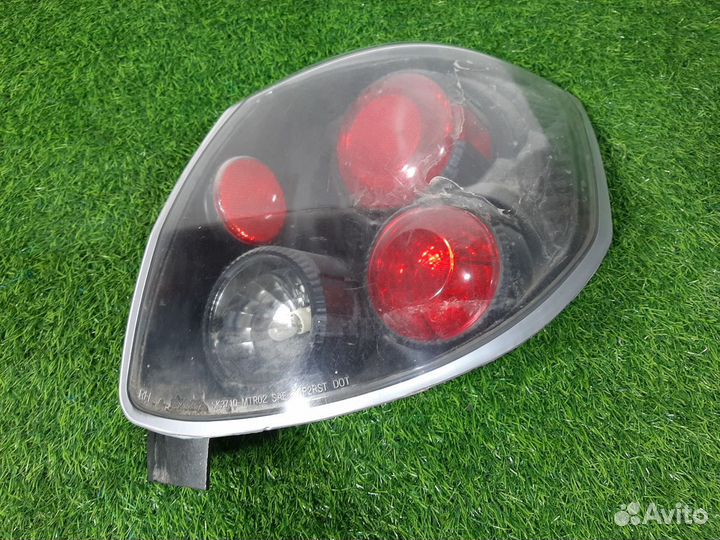 Фонарь правый на Toyota Matrix