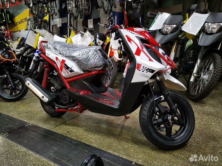 Скутер X-motors SMART