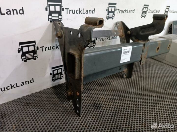 Кронштейн переднего крыла левый Daf Xf 106