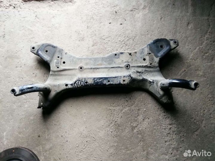 Подрамник переднии mitsubishi outlander XL 06-12