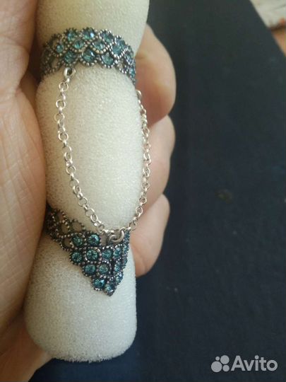 Серебряный кольцо