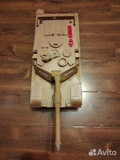 Танк игрушечный