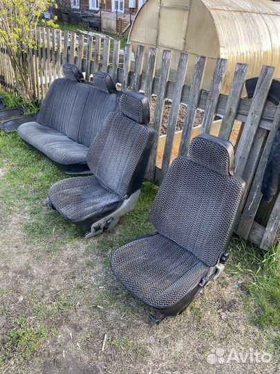 Сидения на Mercedes 190 w201