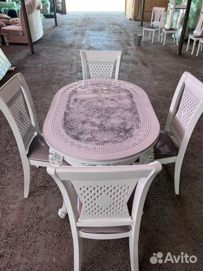 Стол и Стулья