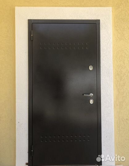 Входная дверь Бульдорс Термо 100 орех грецкий