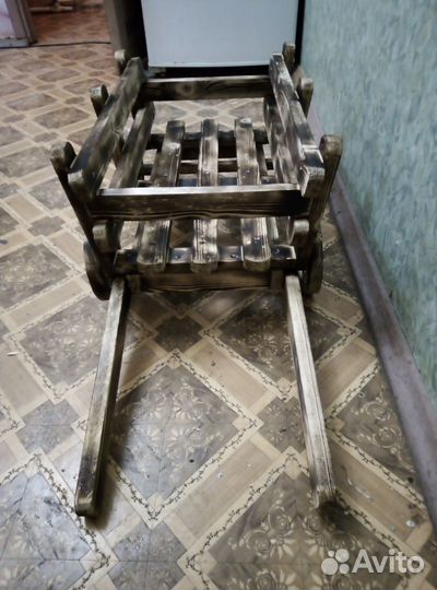 Телега под кашпо