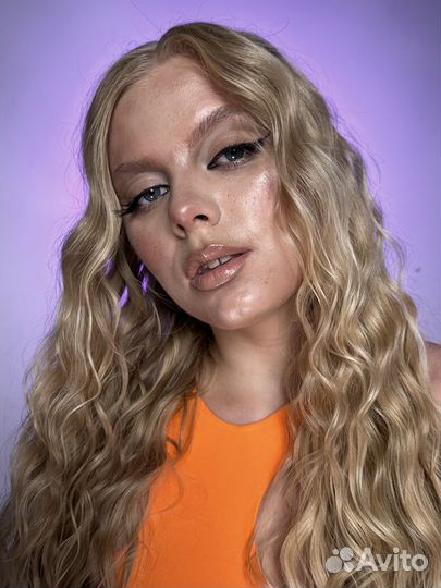 Визажист бровист