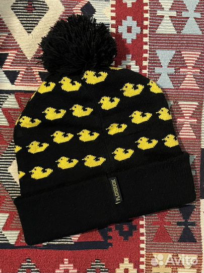 Шапка с помпоном