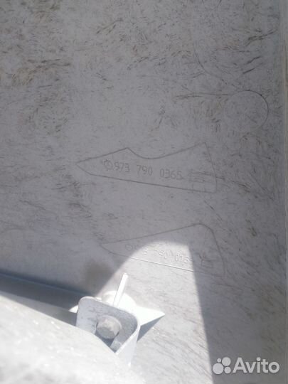 Спойлер кабины верхний - левый Mercedes Actros