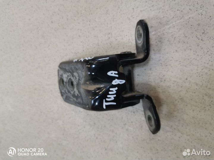 Петля двери задняя правая Nissan Tiida C11 HR 16