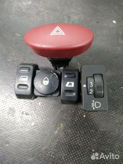 Кнопка аварийной сигнализации Citroen Xsara
