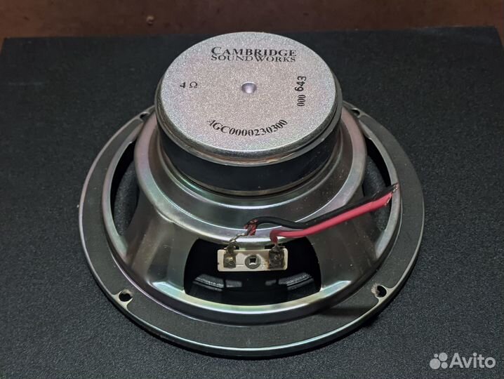 Бас от Creative Inspire