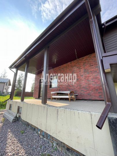 Дом 302 м² на участке 10 сот.