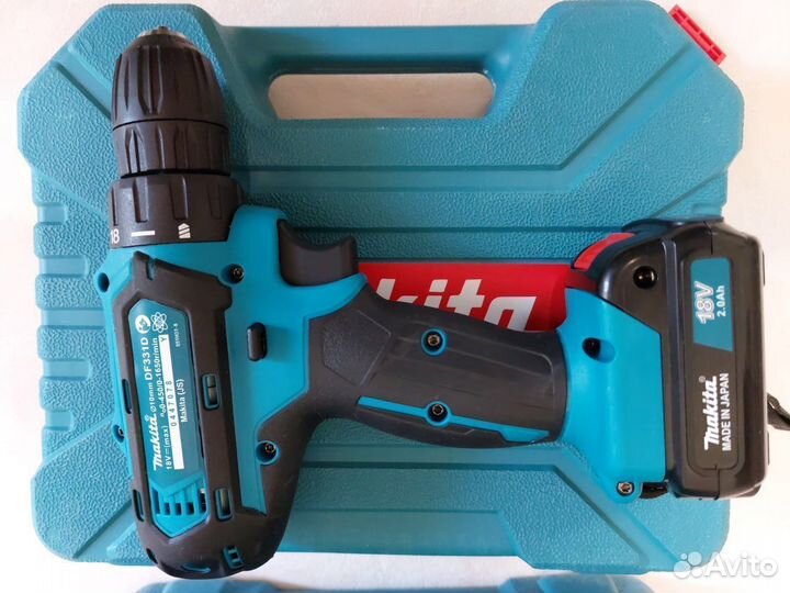 Шуруповерт Makita 18В с набором