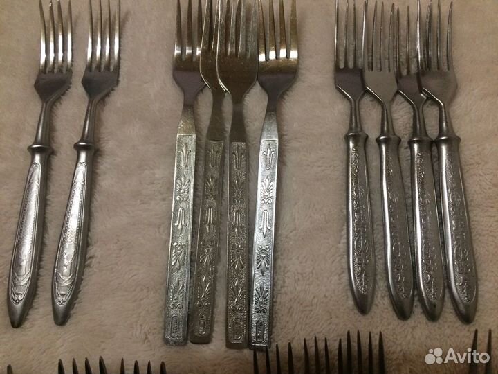 Столовые приборы(ножи, вилки, ложки)