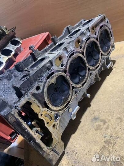 Головка блока цилиндров левая Cadillac Srx 265 4.6
