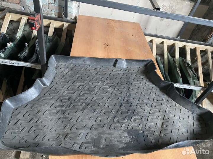 Коврик багажника Mitsubishi Lancer 10 4B11 2008