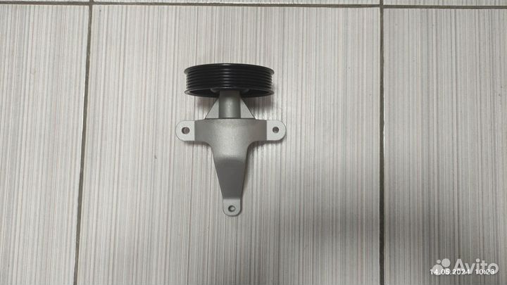 Кронштейн компрессора кондиционе Chevrolet Cobalt