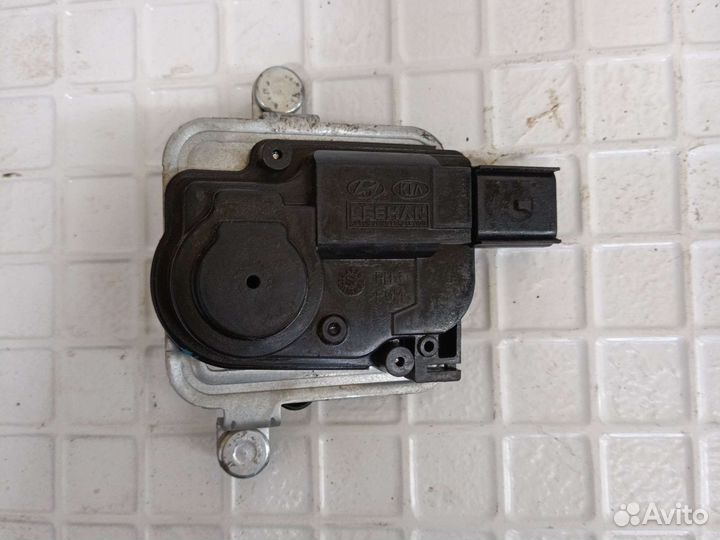 Активатор замка багажника Kia Rio 3