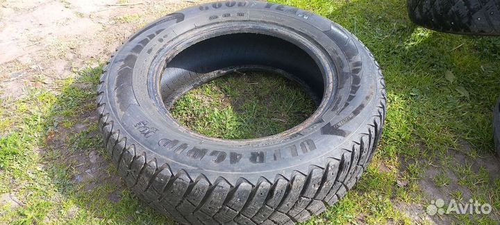 Goodyear Ultragrip Ice Arctic 185/70 R14