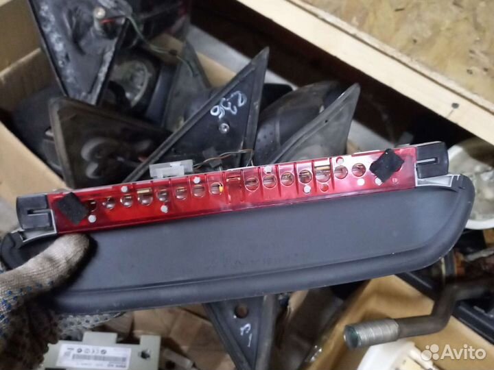 Задний фонарь на стекло bmw e90