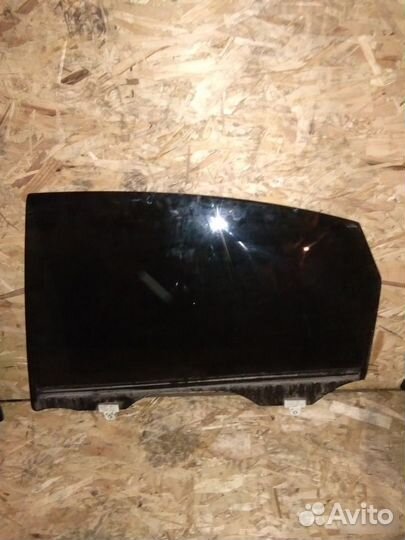 Стекло двери зад. Infiniti QX70