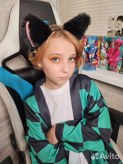 Модель на макияж и локоны