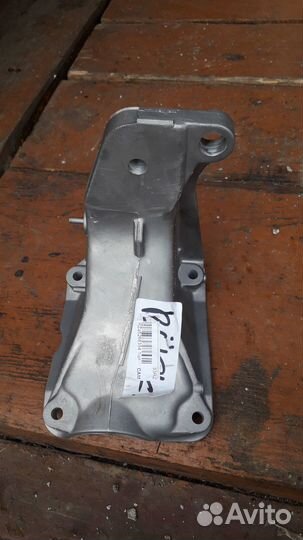 Опора двигателя volkswagen golf 3