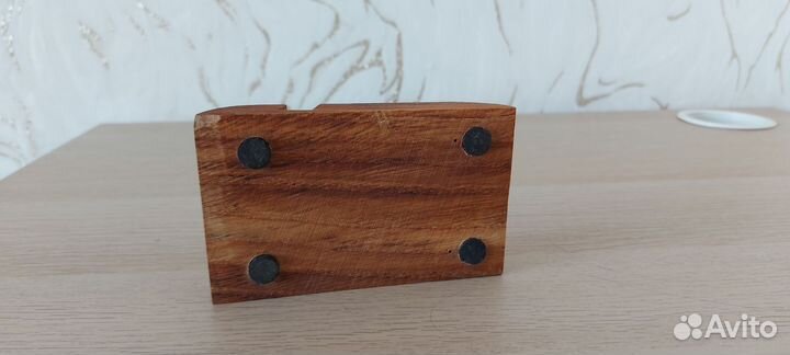 Подставка для телефона. Дуб