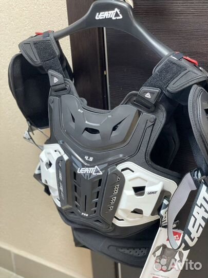 Защита тела leatt 4.5 PRO