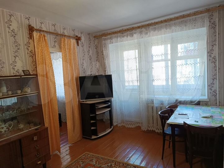 2-к. квартира, 43 м², 2/4 эт.