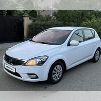 Kia Ceed 1.6 AT, 2011, 134 900 км, с пробегом, цена 980 000 руб.