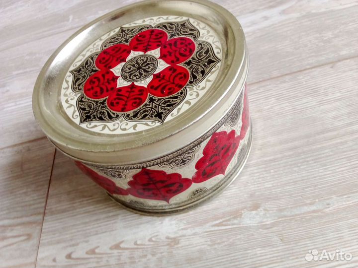 Винтажная жестяная коробка 70-е 20 века