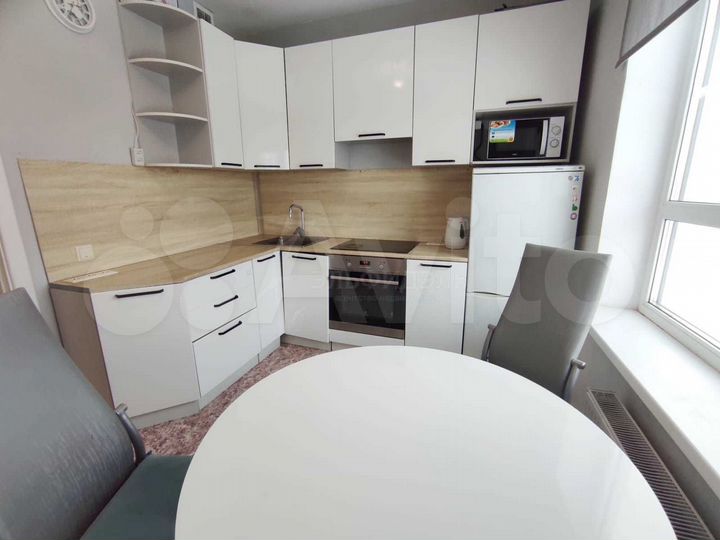 2-к. квартира, 57 м², 9/9 эт.