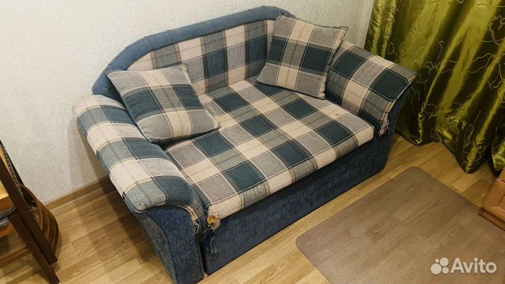 Диван маленький (спальное место на рост 160см)