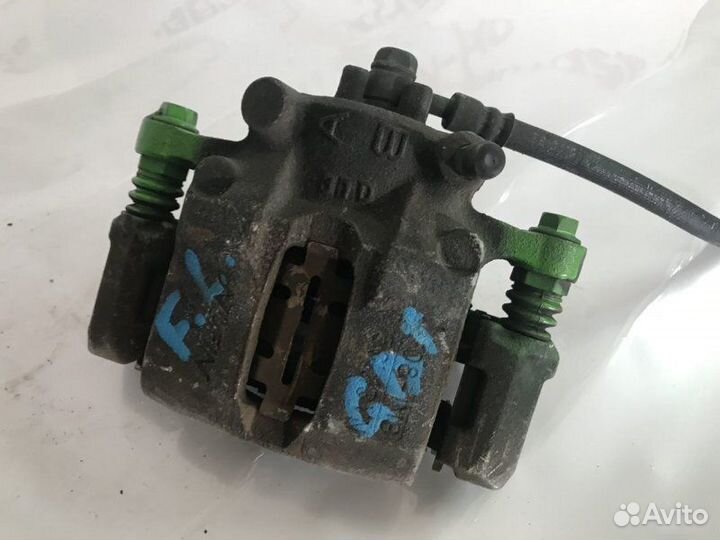 Суппорт передний левый Honda Fit GD1 1.3 AT