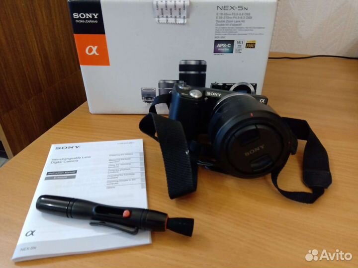 Фотоаппарат Sony с объективом Sonnar T*