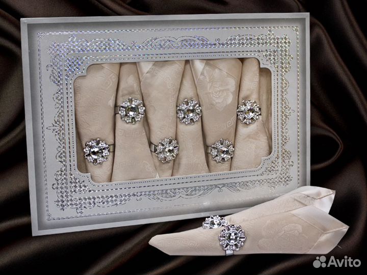 Скатерть праздничная с салфетками и кольцами