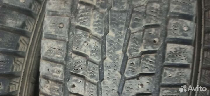 Dunlop SP Winter Ice 01 215/65 R16