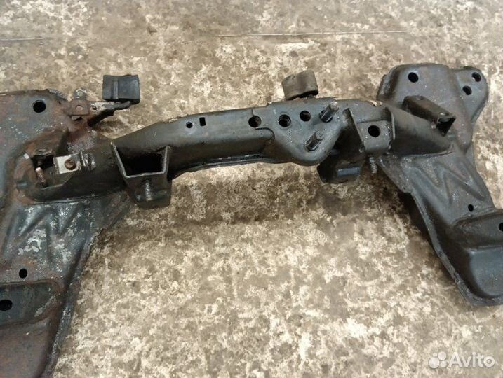 Балка подмоторная Mazda Xedos 6 CA 2.0 1994