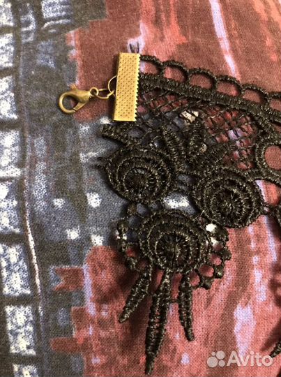 Колье чокер кружевной с бусинами