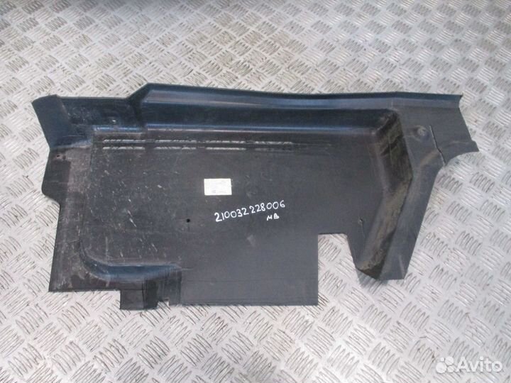 Накладка задней стенки Mercedes-Benz A9406940633