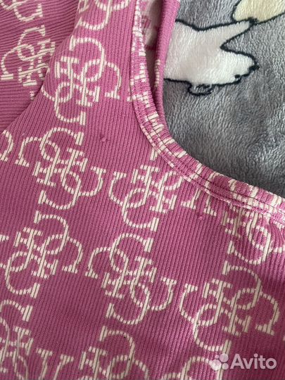 Кроп топ guess